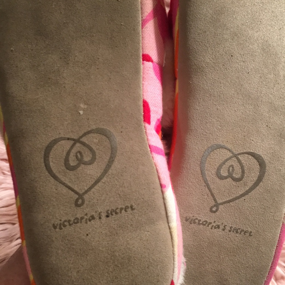 Slippers - Picture 3 of 3